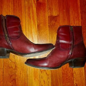 $260 MINT FRYE Women's Shane Short Western Boot 9.